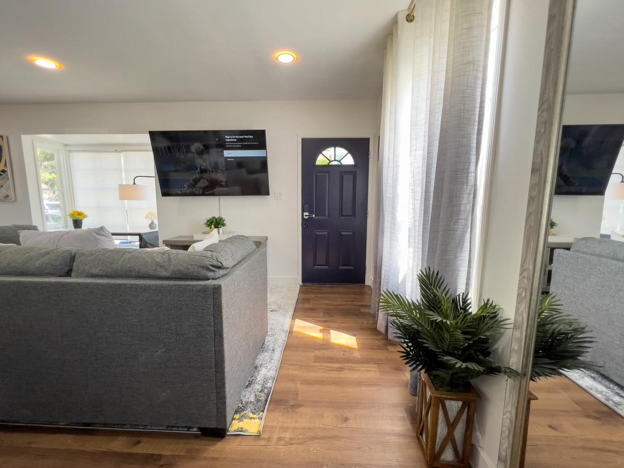Luxury Villa With Hot Tub! Walk To Beach & Bars Long Beach Exterior photo