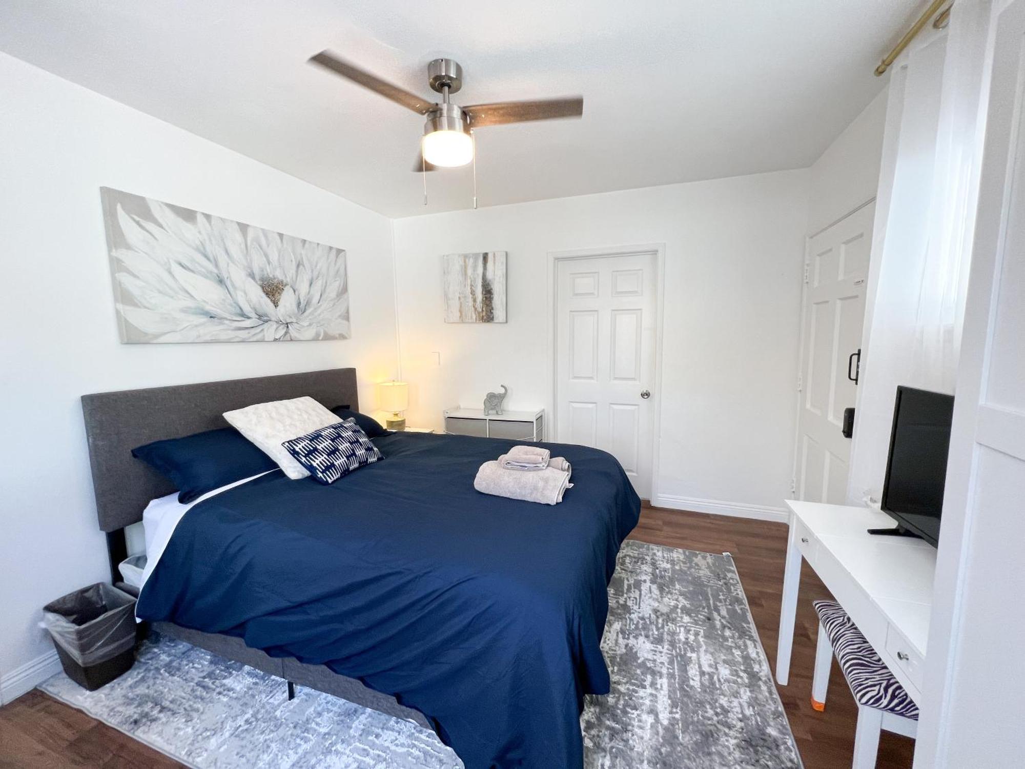 Luxury Villa With Hot Tub! Walk To Beach & Bars Long Beach Exterior photo